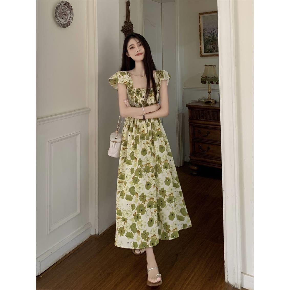 French Hepburn style British style small flying sleeves square neck tea break long skirt pleated waist dress for women 2024 summer new