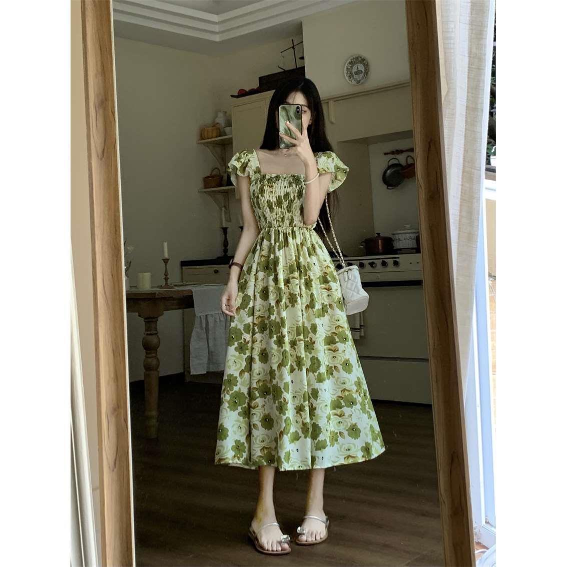 French Hepburn style British style small flying sleeves square neck tea break long skirt pleated waist dress for women 2024 summer new