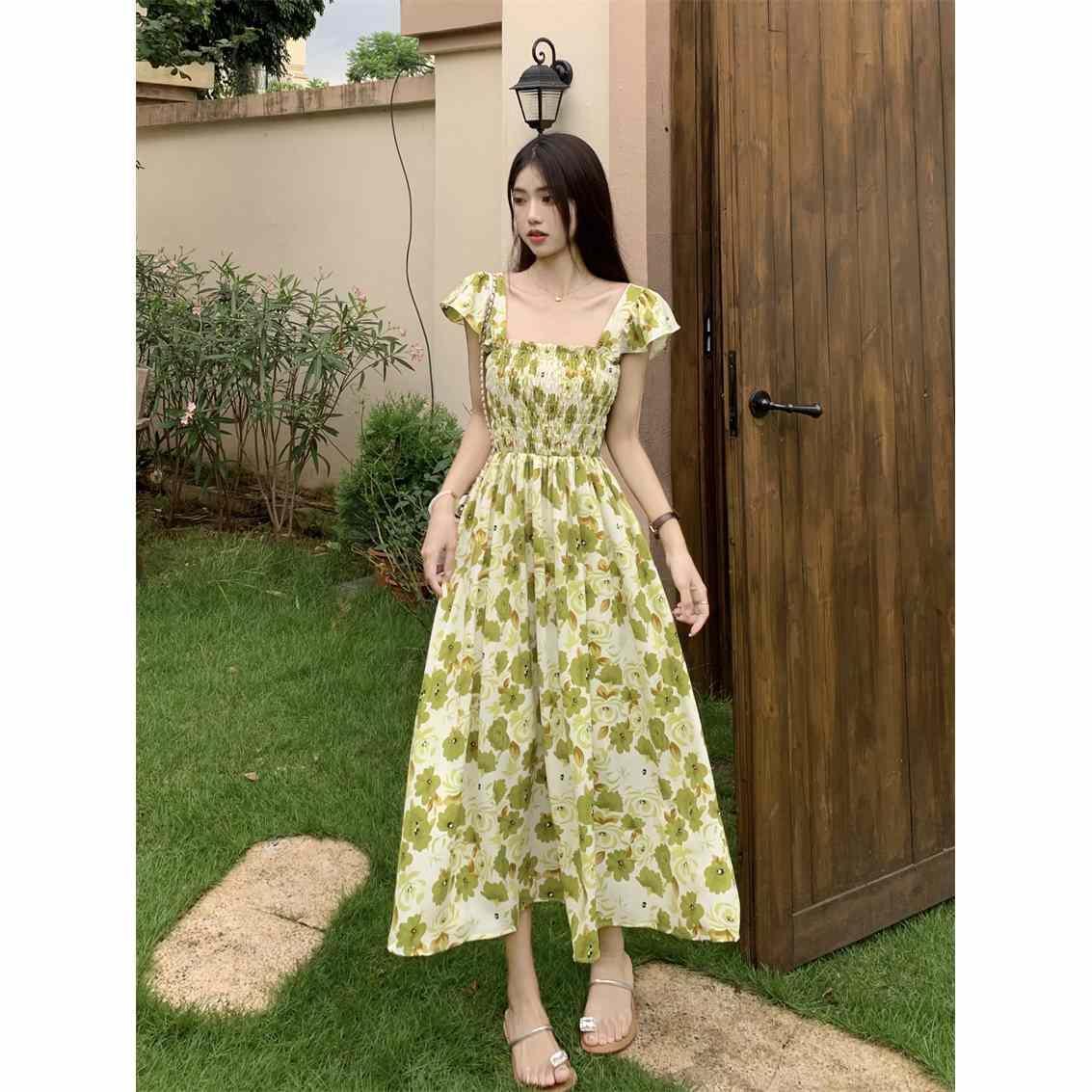 French Hepburn style British style small flying sleeves square neck tea break long skirt pleated waist dress for women 2024 summer new