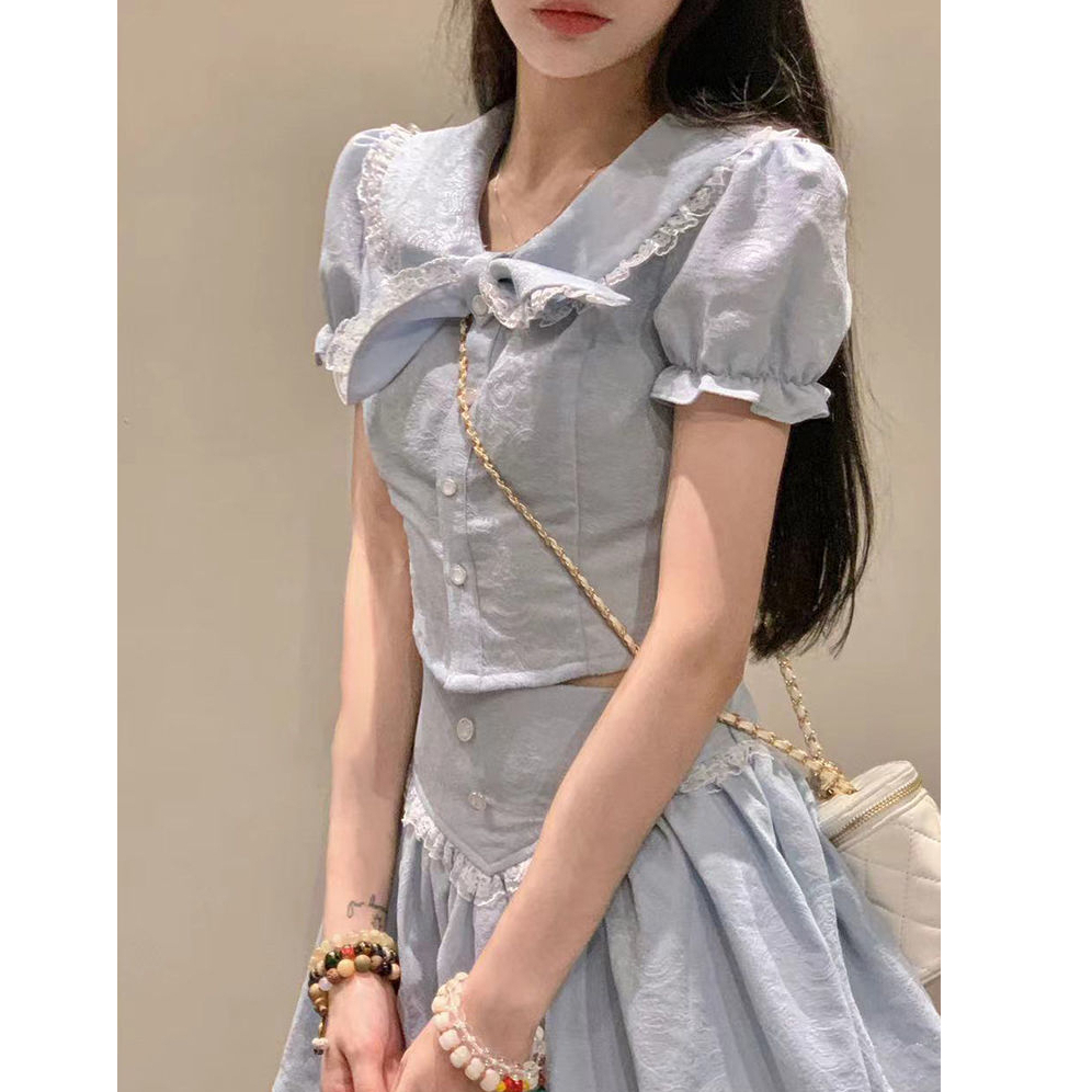 Xiaoxiangfeng two-piece French tea break lace double-collar short shirt + ruffled A-line skirt suit for women