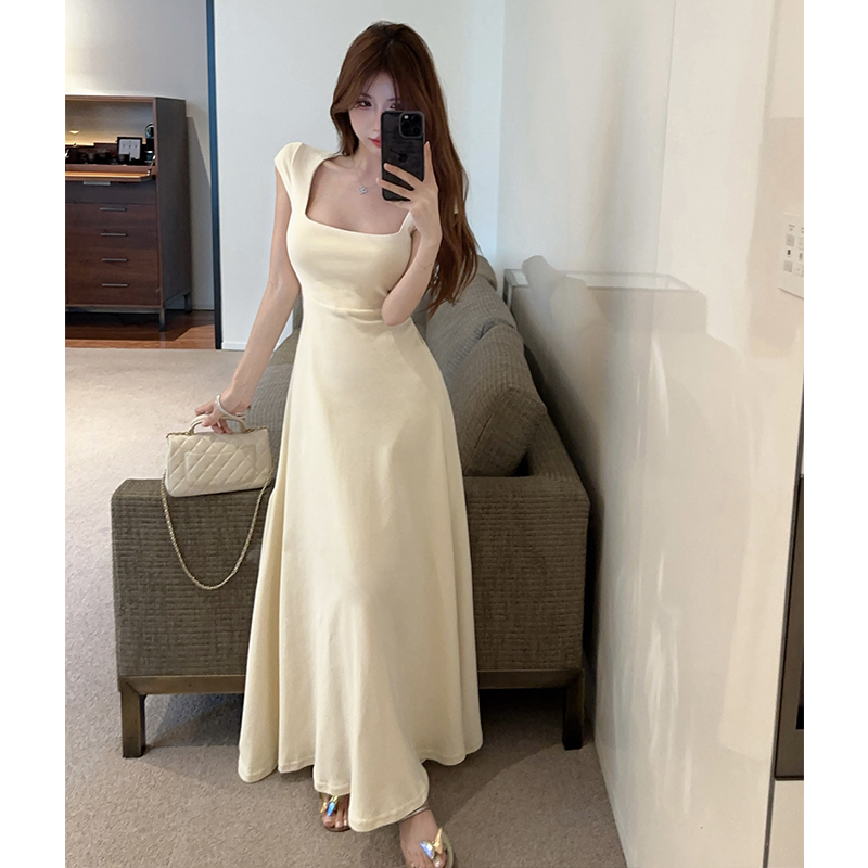 Real shot of French simple square neck strap dress for women, versatile temperament, drapey waist, slimming and slim long skirt