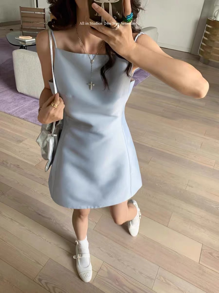 Korean style chic suspender backless dress 2024 early summer new style waist slimming celebrity temperament sexy A-line skirt