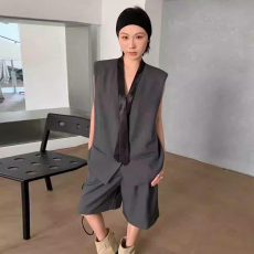 批发2026年夏季新款 清冷感无领<b class='q'>西装</b>套装 宽松马甲 + 垂感中裤两件套