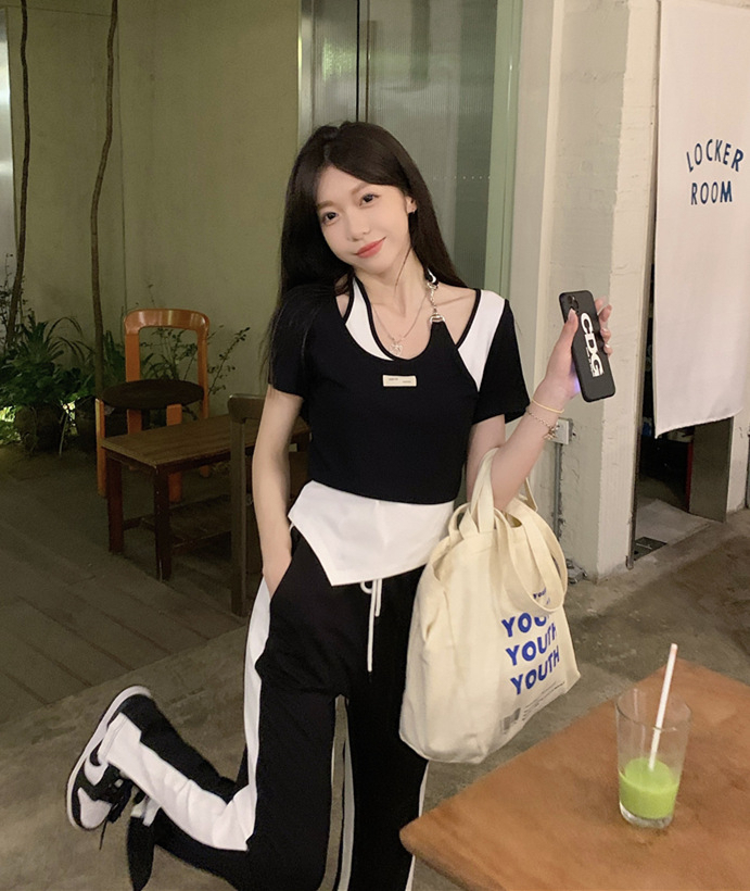 Fashion super hot Korean style irregular fake two-piece short-sleeved women's summer niche design hot girl short slim-fitting top