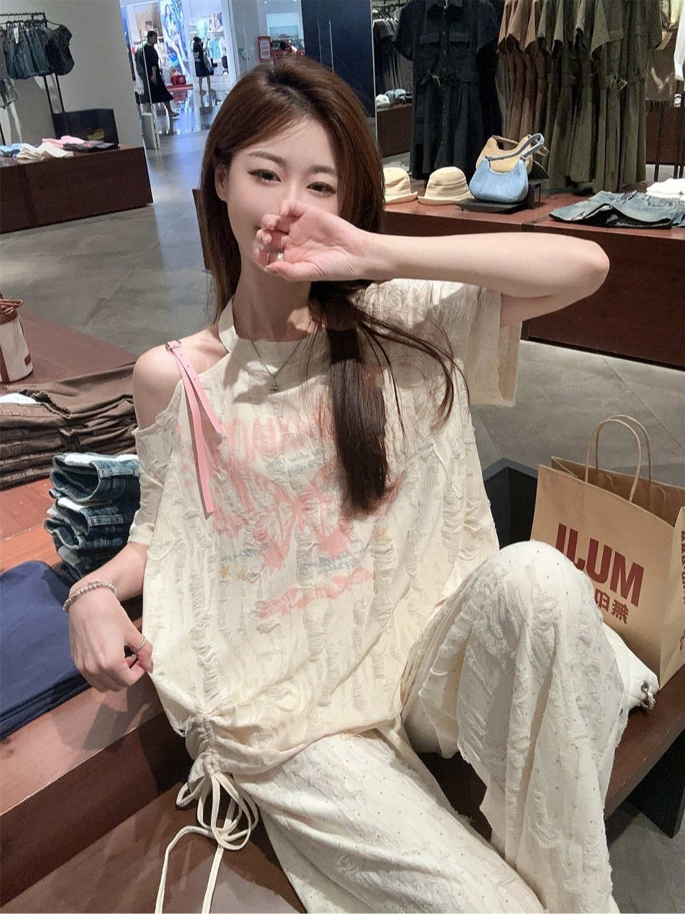 Fashion super hot Korean style summer new style ripped fabric design butterfly print off-shoulder short-sleeved T-shirt for women, versatile