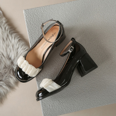 批发春季<b class='q'>公主</b>单鞋女亮面圆头软皮粗跟玛丽珍鞋女一字扣流苏装饰女鞋