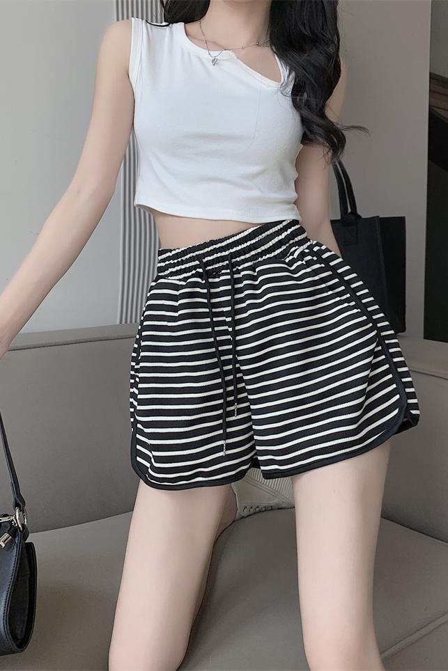 Actual shot of casual shorts for women, loose and versatile striped elastic waist sports outer leggings