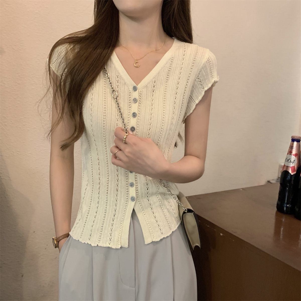 Actual shot of summer Korean style v-neck single-breasted hollow thin knitted cardigan short-sleeved top with fungus edges