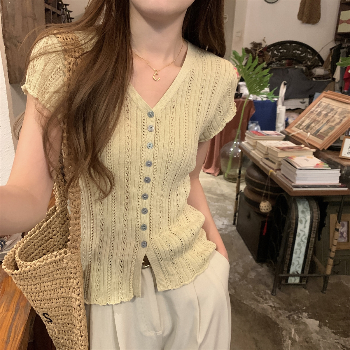 Actual shot of summer Korean style v-neck single-breasted hollow knitted cardigan short-sleeved top with fungus edges