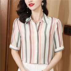 批发条纹衬衫<b class='q'>上衣</b>女短袖夏季设计感小众复古重磅真丝<b class='q'>桑蚕丝</b>衬衣女显瘦