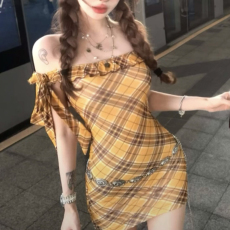 批发辣妹复古格纹吊带连衣裙女性感木耳边设计感飘带<b class='q'>短裙</b>修身<b class='q'>包臀</b>裙子