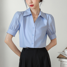 批发实拍 蓝色短袖<b class='q'>衬衫</b><b class='q'>女</b>夏款V领设计感小众小个子<b class='q'>职业</b>通勤面试<b class='q'>衬衣</b>