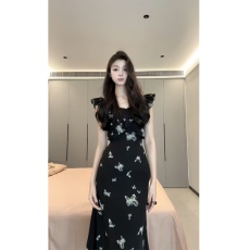 批发法式复古飞飞袖印花连衣裙女荷叶边废土风收腰显瘦<b class='q'>黑色</b>蝴蝶结<b class='q'>长裙</b>