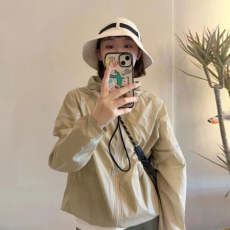 批发夏季薄款透气轻薄防晒衣工装短外套女2024年新款连帽冲锋衣春<b class='q'>秋</b>