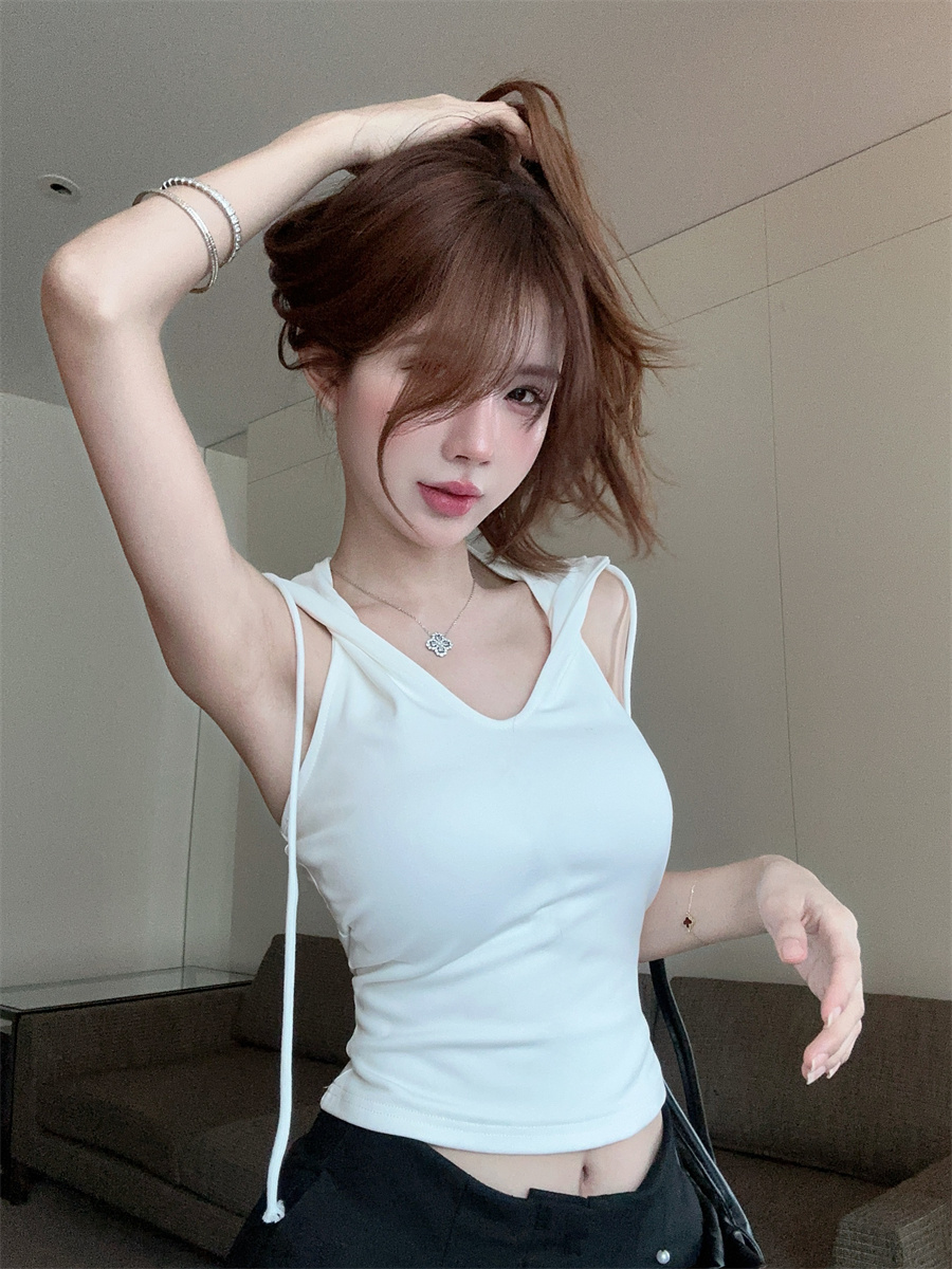 FA25044# 美式酷辣纯色连帽露背V领修身显瘦无袖自带胸垫短款上衣 服裝批發女裝批發服飾貨源