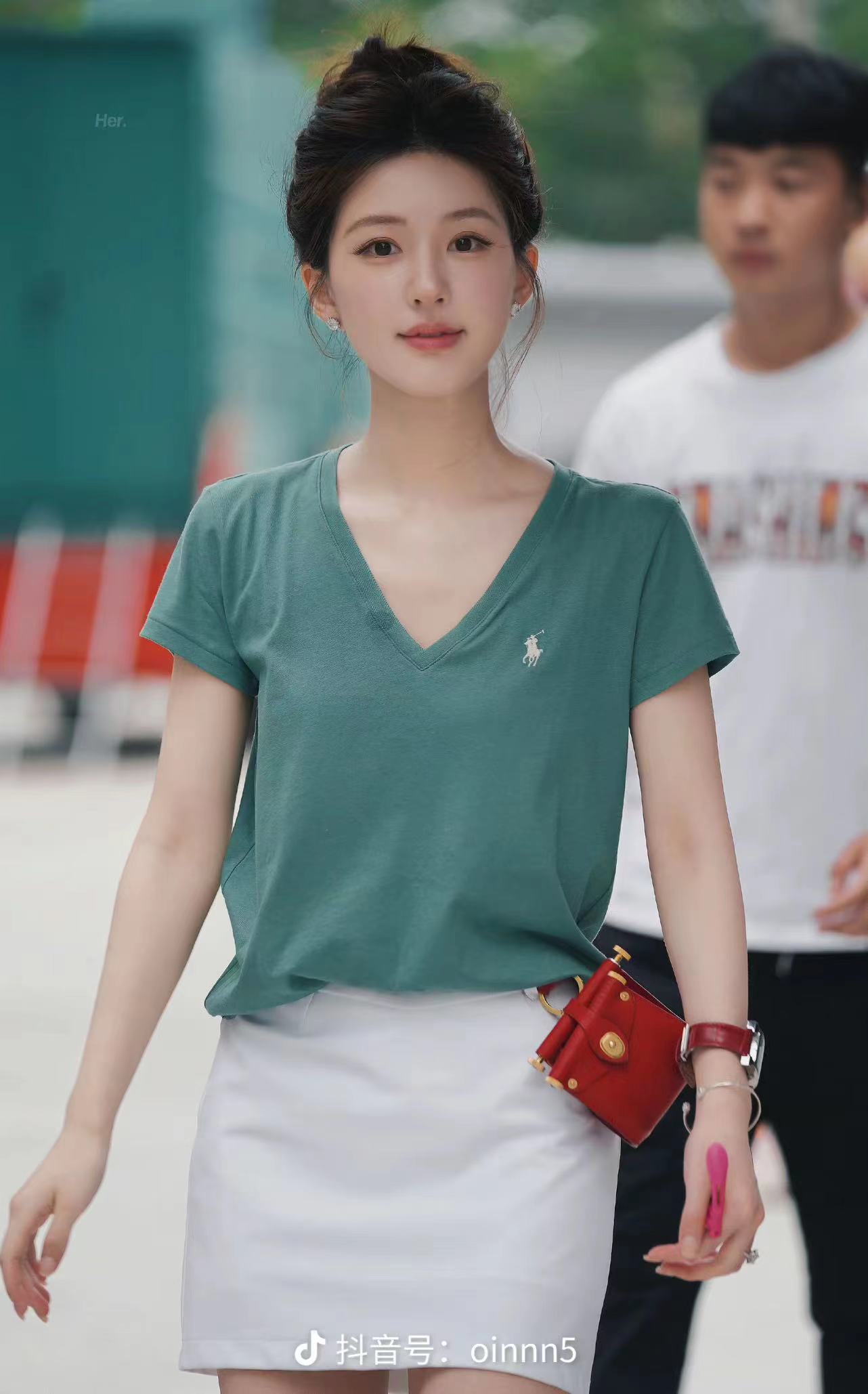 许我耀眼赵露思许妍同款纯棉t恤夏季v领显白绿色短袖正肩上衣女