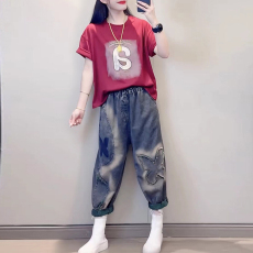 批发时尚洋气个性字母印花短袖套装女2026夏款文艺圆领<b class='q'>T</b>恤上衣+牛仔<b class='q'>裤</b>