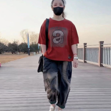 批发2026年夏季新款纯棉字母印花短袖<b class='q'>T</b>恤+水洗牛仔哈伦<b class='q'>裤</b>两件套装女