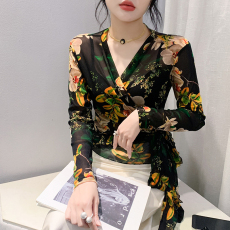 批发女人味气质薄款微透绑带收腰V领长袖网纱防晒衫上衣女