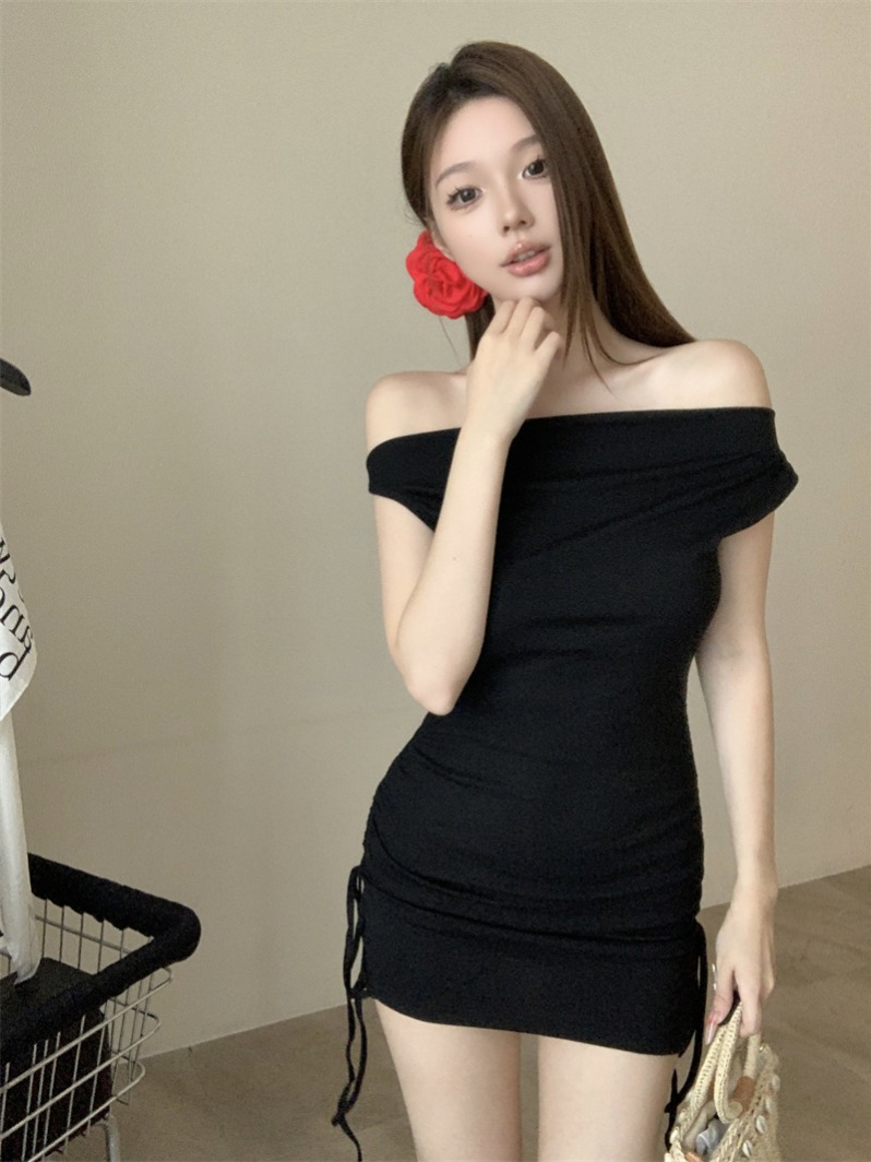 실사 정가 섹시함 순수한 욕망 아름다운 오프숄더 여성 드레스 여름 주름 몸매 가꾸기 슬림해 보이는 타이트 스커트 미니 스커트