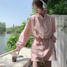 批发时尚气质冲锋衣防晒衣短裙新款两件运动减龄休闲夏季粉色套装
