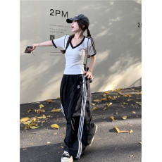 批发实拍实价~正肩打底衫v领显瘦<b class='q'>运动</b>短袖t恤美式<b class='q'>运动</b>风阔腿直筒裤女