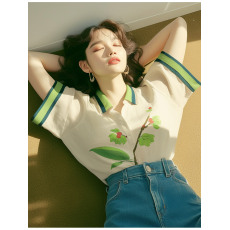 批发夏季小众设计感上衣女时髦洋气慵懒风减龄漂亮白色印花短袖polo衫