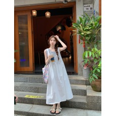 批发白色<b class='q'>吊带</b>连衣裙女高端温柔风小众俏皮少女感减龄气质休闲宽松裙子