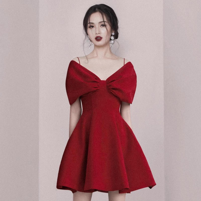 새로운 여성 의류 표지 팔 토스트 서비스 빨간색 슬립 드레스 연회 사회자 이브닝 드레스