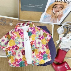 批发痞帅男女童韩国碎花<b class='q'>短袖</b><b class='q'>衬衫</b>夏季2024新款度假风防晒开衫外套上衣