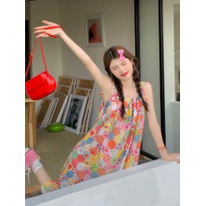 批发<b class='q'>碎花</b>吊带连衣裙女夏季2026新款甜美减龄独特超好看拼接花边长裙子