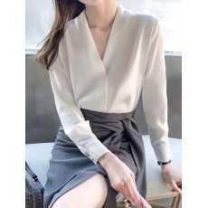 批发无领白衬衫女抗皱工作服上衣秋装高级感气质雪纺v领职业长袖衬衣