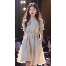 批发小个子显高大方得体的杏色<b class='q'>亚麻</b><b class='q'>连衣裙</b>子女2026新款夏季轻奢高级感