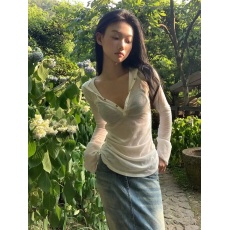 批发百合 已出货 竹节罗纹 v领长袖<b class='q'>罩衫</b>微透褶皱抽绳连帽上衣