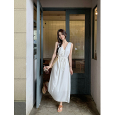 批发设计感扭结背心连衣裙女茶歇法式无袖V领收腰气质<b class='q'>长裙</b>