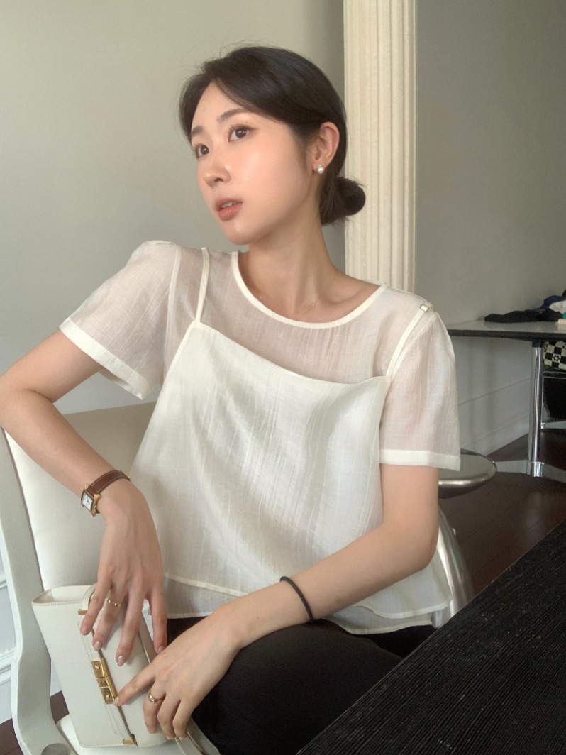있음 선적 프랑스식 부드러운 바람 라운드 넥 스택 착용 디자인 투피스 세트 거품 소매 질감 센스 쉬폰 톱 삼색