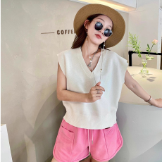 批发粉色针织马甲女宽松夏季叠穿坎肩外穿短款无袖背心显瘦遮肉上衣