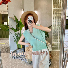 批发绿色针织马甲女宽松秋<b class='q'>冬</b>季薄款坎肩外穿短款无袖背心显瘦遮肉上衣