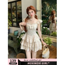 批发碎花小飞袖蕾丝温柔甜美风夏季蛋糕收腰蓬蓬<b class='q'>连衣裙</b>