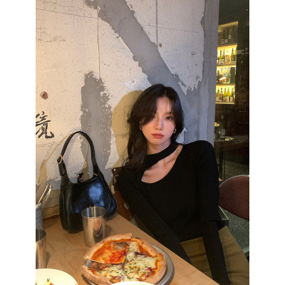 mc 몸매 가꾸기 검정색 만나는 니트 스웨터 이른 가을 새로운 디자인 센스 작은 대중 홀로우 아웃 긴팔 스웨터 여자 가을 맨위