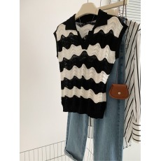 批发实拍Polo领黑白波浪条纹设计感小众针织短袖T恤女时尚宽松<b class='q'>显瘦</b>夏