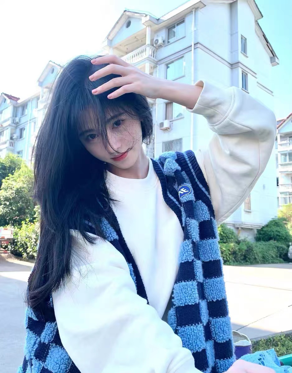 Ju Jingyi same style blue plaid knitted vest loose lazy style lamb wool coat sweater autumn women