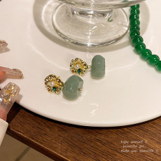 批发新中式中古风仿玉髓花朵耳环女S925银针百搭气质高级感耳钉耳饰品