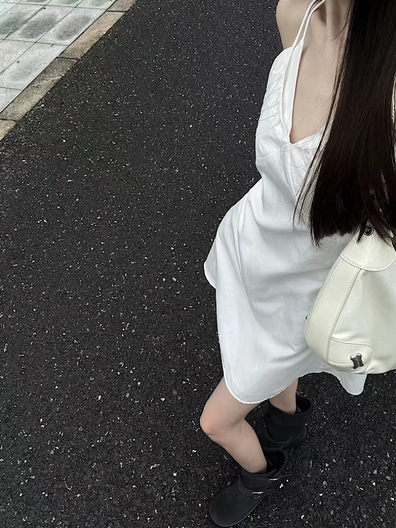 Actual shot of small white flowers, the most slimming elf skirt of this season, summer dress and short skirt, elegant small white skirt