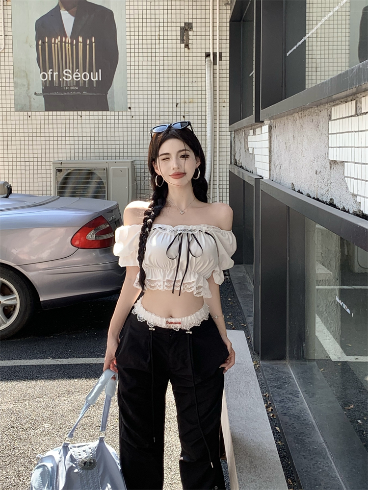 Real shot of a square-collared short puff-sleeved shirt + layered lace shorts with high-waisted slimming straight casual pants