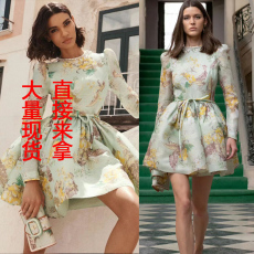 批发大量澳洲潮牌2024春夏新款印花水钻订钻奢华度假拍照<b class='q'>连衣裙</b>短