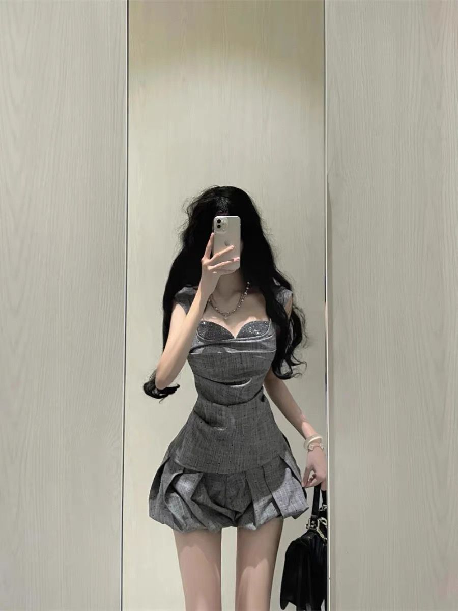 Gray pleated camisole top women's summer hottie suit high-waisted A-line half-length short skirt two-piece set