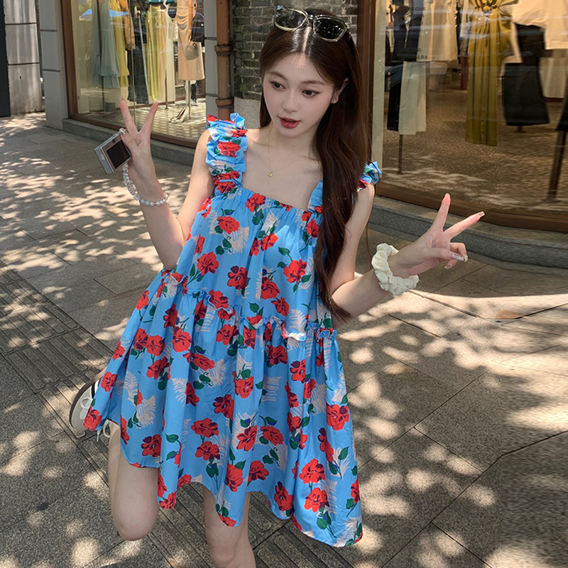 Actual shot of holiday style sweet floral suspender dress for women summer French design fungus hemmed skirt