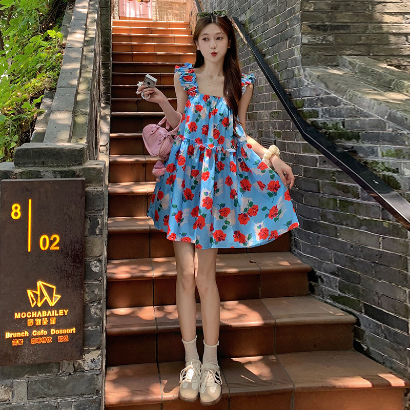 Actual shot of holiday style sweet floral suspender dress for women summer French design fungus hemmed skirt