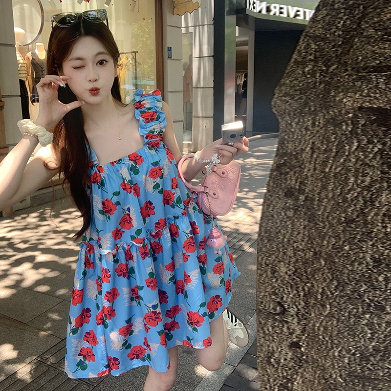 Actual shot of holiday style sweet floral suspender dress for women summer French design fungus hemmed skirt